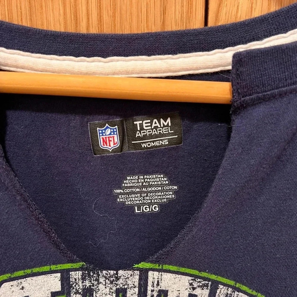 NFL | Seahawks | Womens | V-neck Tee | Size Large - Picture 3 of 6